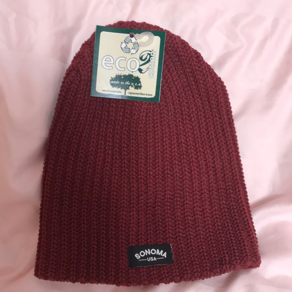 Maroon beanie